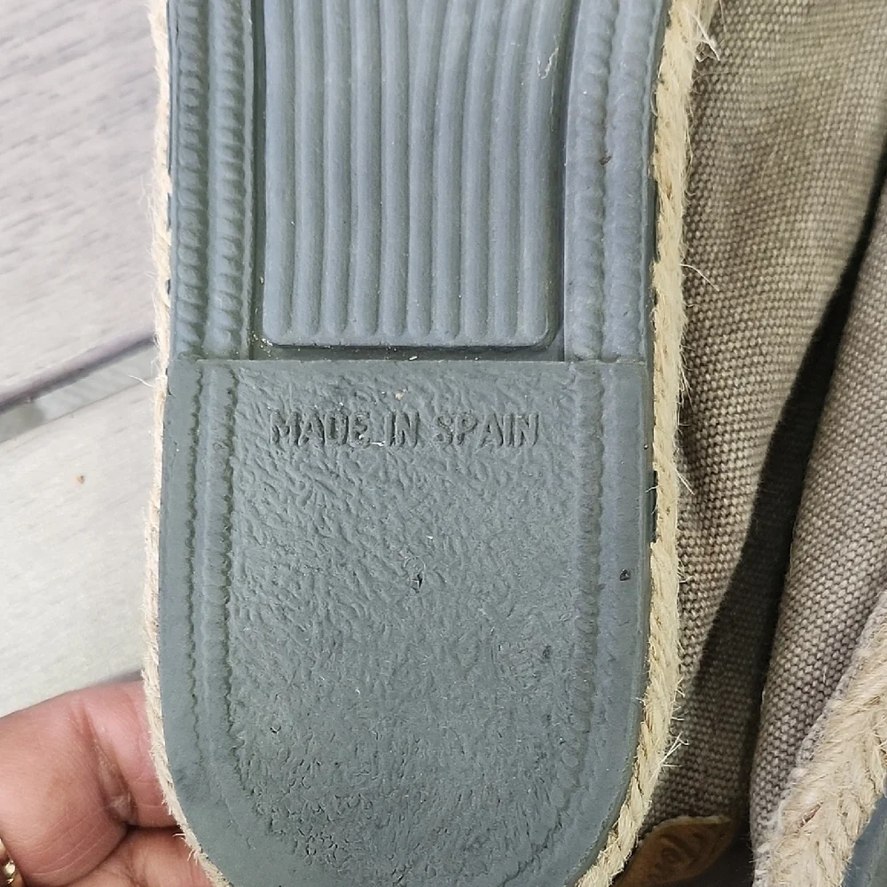 Casual Men's Slip-On Loafers in Taupe